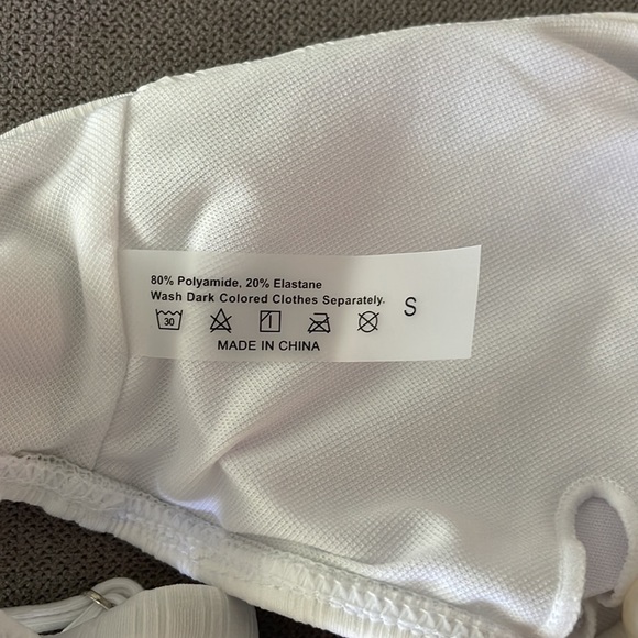 FAUX PEARL WHITE BIKINI TOP - Picture 2 of 4